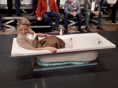 Badewanne auf dem Fliesen und Platten Forum mit Carolin Heuckmann-Wiesinger